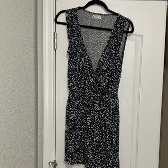 Maurices Navy and White Sleeveless V-Neck Romper size medium - Picture 1 of 7